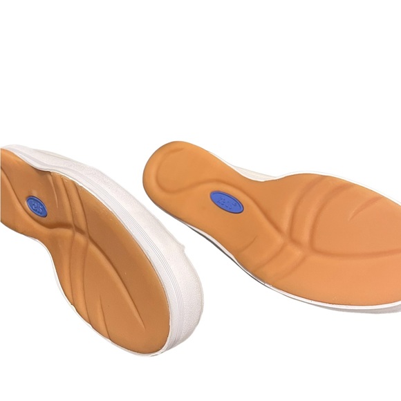 New wo tags  white slip on Keds - Picture 2 of 4